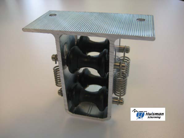 Rollenklem aluminium geschikt voor 27 en 32mm t/d buis (art. 672500)